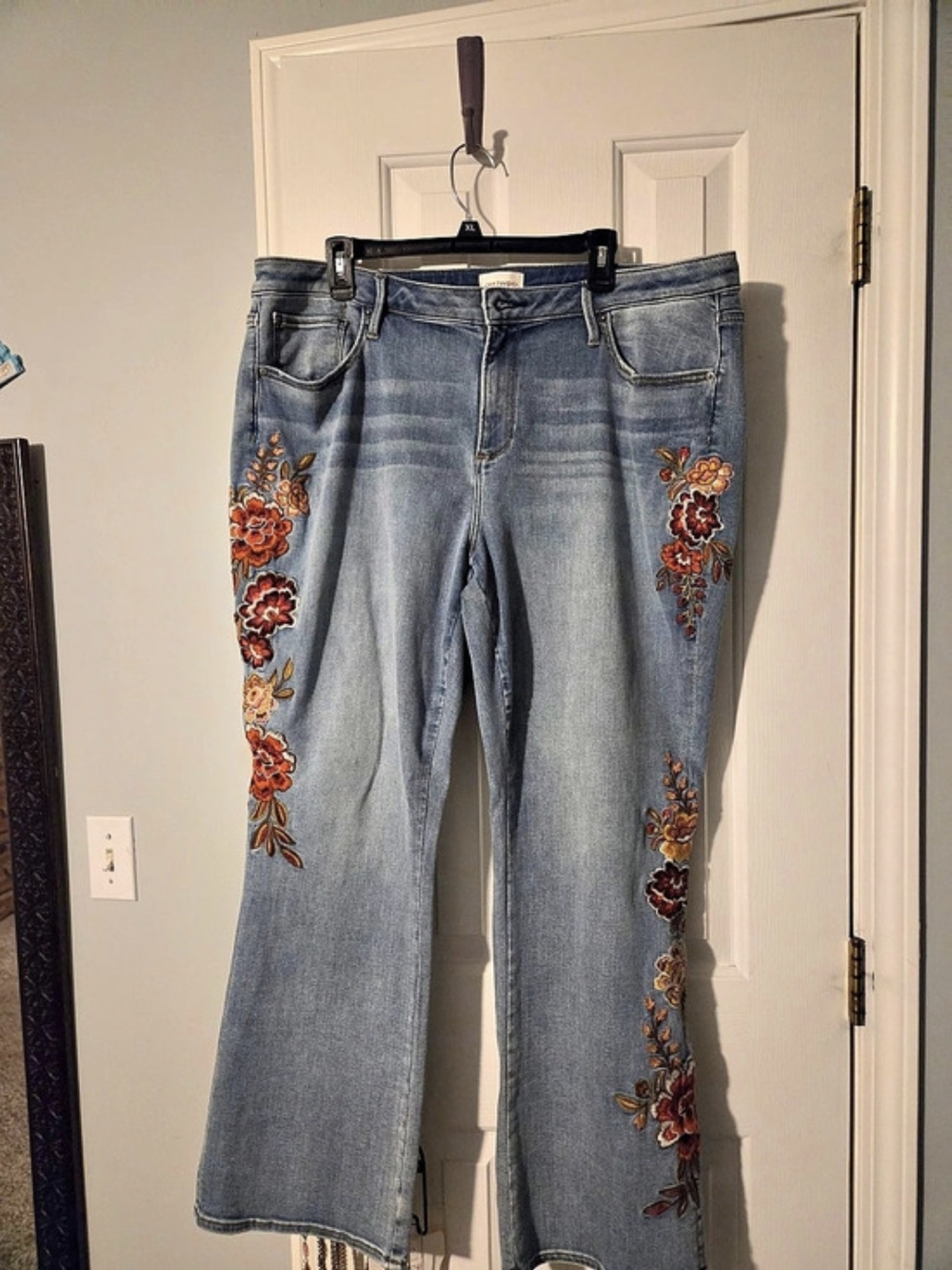 Driftwood Kelly Floral Embroidered Bootcut Jeans Blue Waist 20